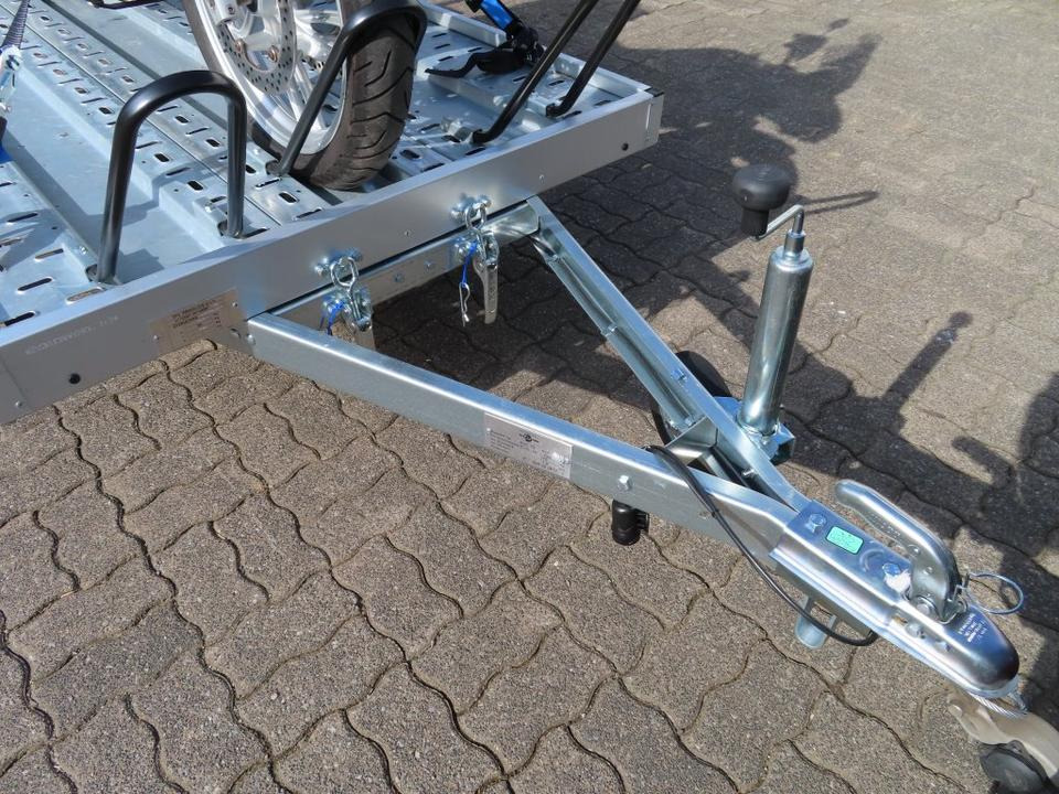TPV KD-MU-T3 Motorradanhänger PKW-Anhänger 100km/h - Motorszállító utánfutó: 2 kép. TPV KD-MU-T3 Motorradanhänger PKW-Anhänger 100km/h - Motorszállító utánfutó: 2 kép.
