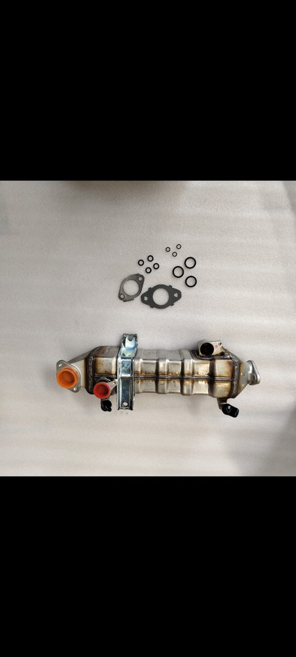 Cummins QSB 4.5 B4.5 QSB 6.7 B6.7 QSL9 L9 X12 X15 engine parts - Motor és alkatrészek - Kotrógép: 4 kép. Cummins QSB 4.5 B4.5 QSB 6.7 B6.7 QSL9 L9 X12 X15 engine parts - Motor és alkatrészek - Kotrógép: 4 kép.