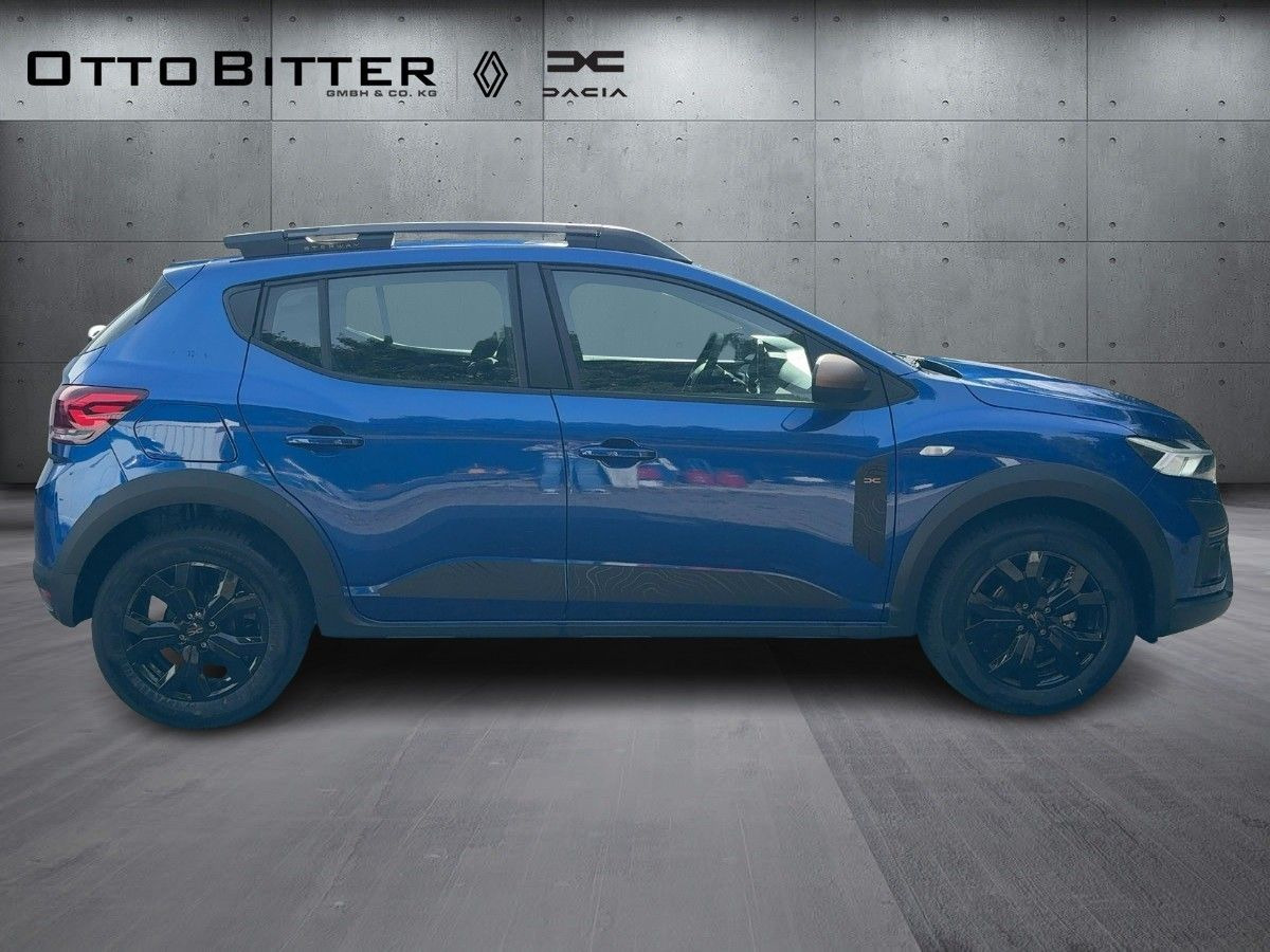 Dacia Sandero Stepway Extreme TCe110 CITY-PAKET/NAVI - Szedán: 5 kép. Dacia Sandero Stepway Extreme TCe110 CITY-PAKET/NAVI - Szedán: 5 kép.