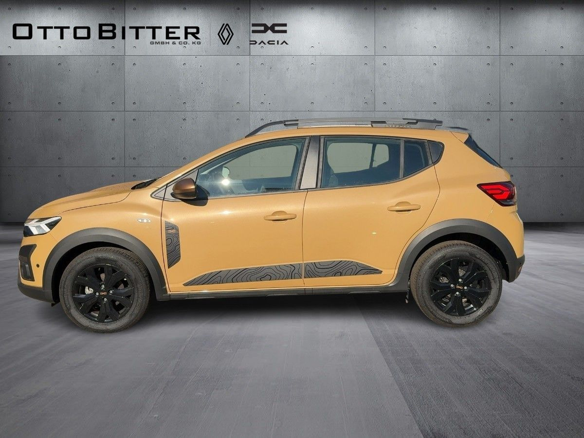Dacia Sandero Stepway Extreme TCe110 CITY-PAKET/NAVI - Szedán: 2 kép. Dacia Sandero Stepway Extreme TCe110 CITY-PAKET/NAVI - Szedán: 2 kép.