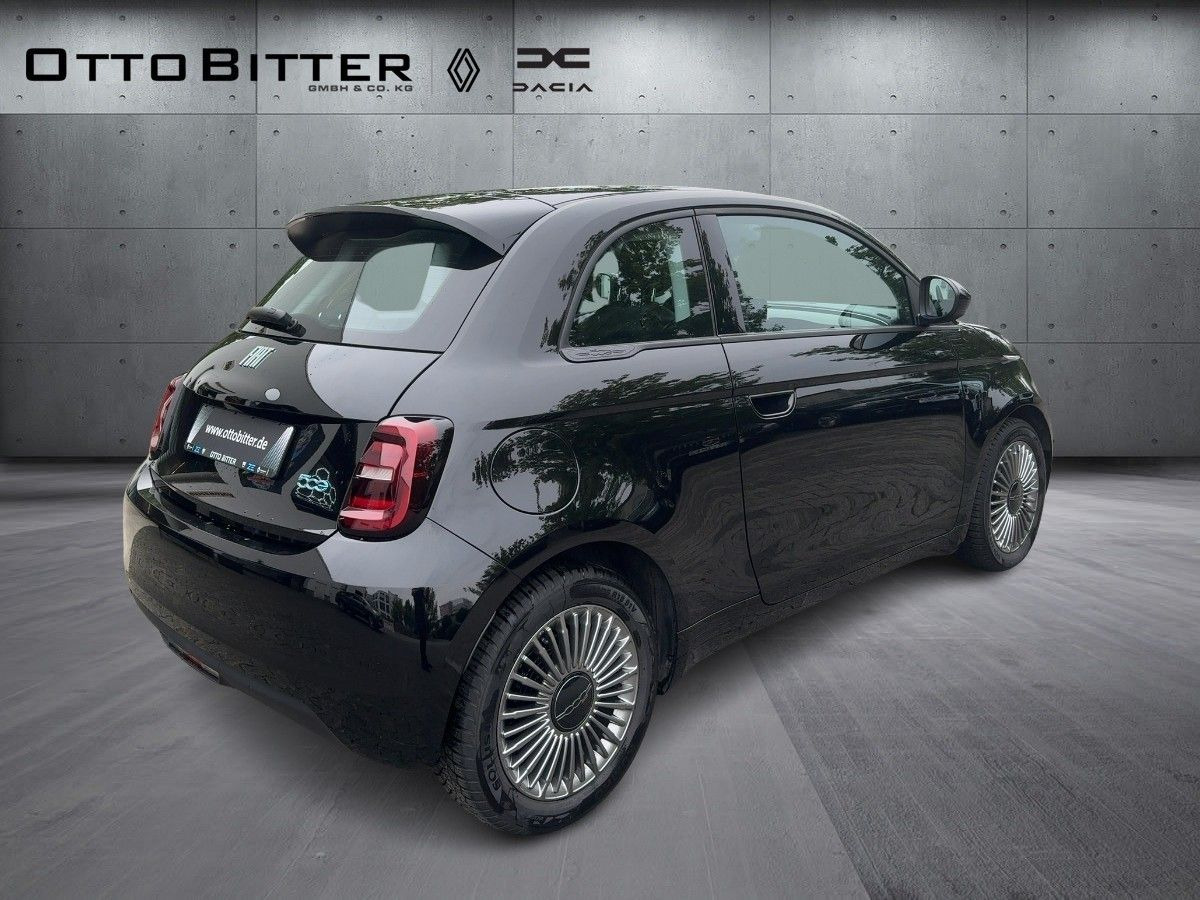 Fiat 500e Icon Elektro 16"ALU/NAVI/SCHNELLADER-50KW - Szedán: 4 kép. Fiat 500e Icon Elektro 16"ALU/NAVI/SCHNELLADER-50KW - Szedán: 4 kép.