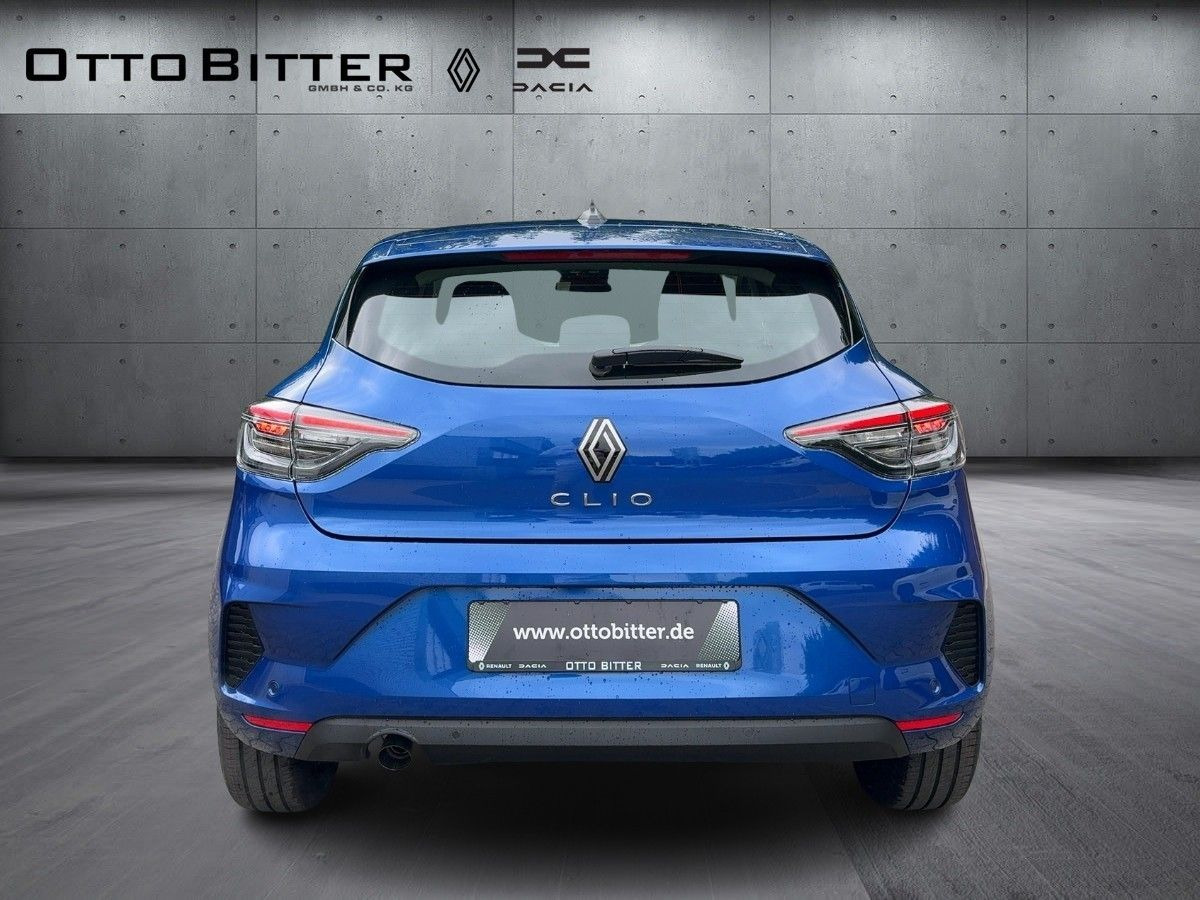 Renault Clio Evolution TCe90 EASY-LINK/PARKP/KLIMA/LED - Szedán: 3 kép. Renault Clio Evolution TCe90 EASY-LINK/PARKP/KLIMA/LED - Szedán: 3 kép.
