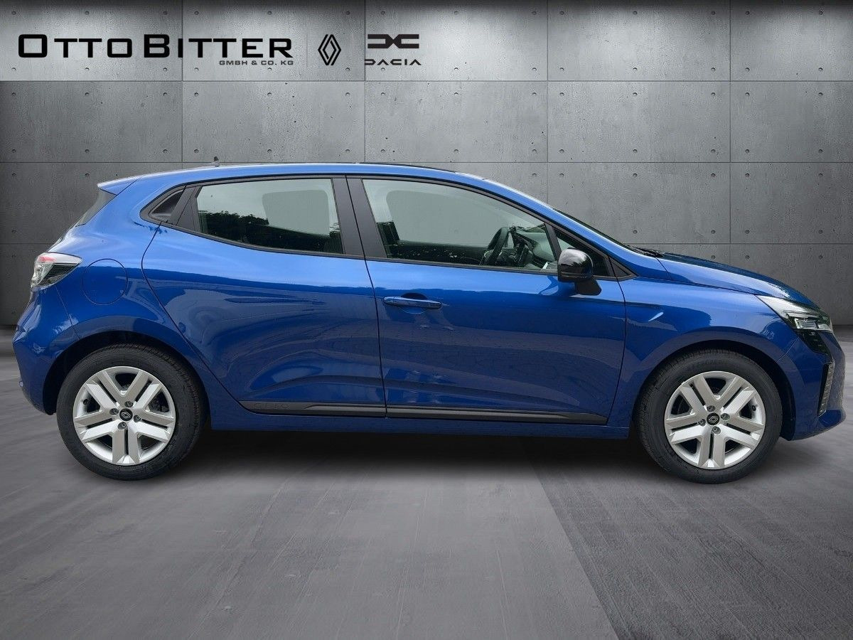 Renault Clio Evolution TCe90 EASY-LINK/PARKP/KLIMA/LED - Szedán: 5 kép. Renault Clio Evolution TCe90 EASY-LINK/PARKP/KLIMA/LED - Szedán: 5 kép.