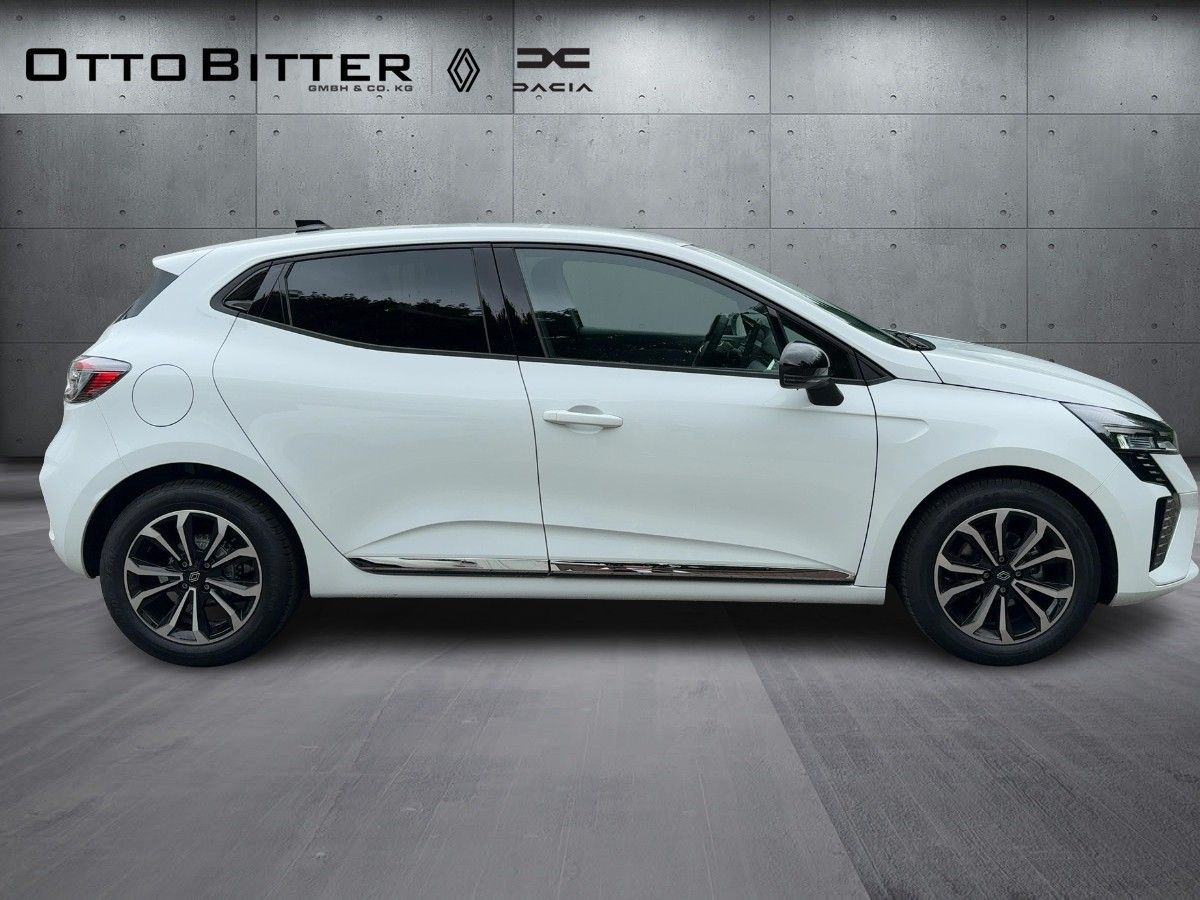 Renault Clio Techno TCe90 PAKET-NAVI+WINTER (SITZH/NAVI) - Szedán: 5 kép. Renault Clio Techno TCe90 PAKET-NAVI+WINTER (SITZH/NAVI) - Szedán: 5 kép.