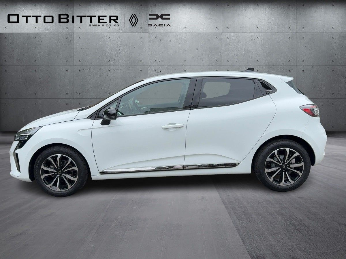 Renault Clio Techno TCe90 PAKET-NAVI+WINTER (SITZH/NAVI) - Szedán: 2 kép. Renault Clio Techno TCe90 PAKET-NAVI+WINTER (SITZH/NAVI) - Szedán: 2 kép.