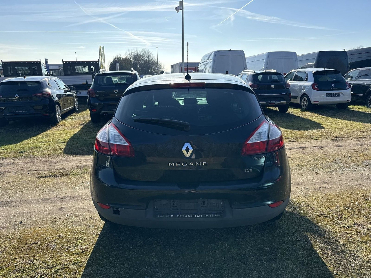 Renault Megane Limited TCe115 +KUPPLUNG DEFEKT/MOTOR OK+ - Szedán: 3 kép. Renault Megane Limited TCe115 +KUPPLUNG DEFEKT/MOTOR OK+ - Szedán: 3 kép.