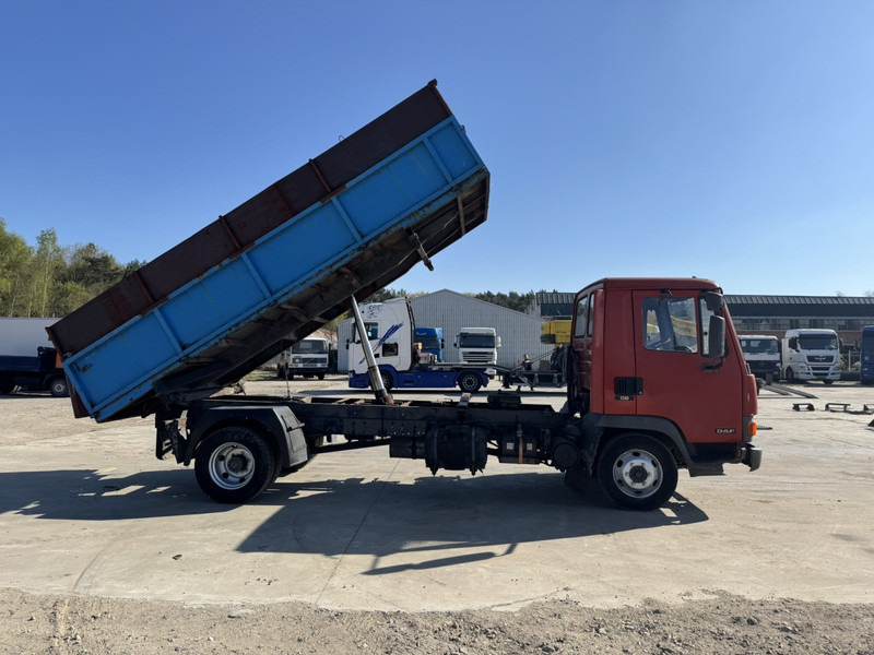 DAF 45 ATI 160 (FULL STEEL SUSPENSION / MANUAL PUMP / EURO 2) - Billenőplatós teherautó: 4 kép. DAF 45 ATI 160 (FULL STEEL SUSPENSION / MANUAL PUMP / EURO 2) - Billenőplatós teherautó: 4 kép.
