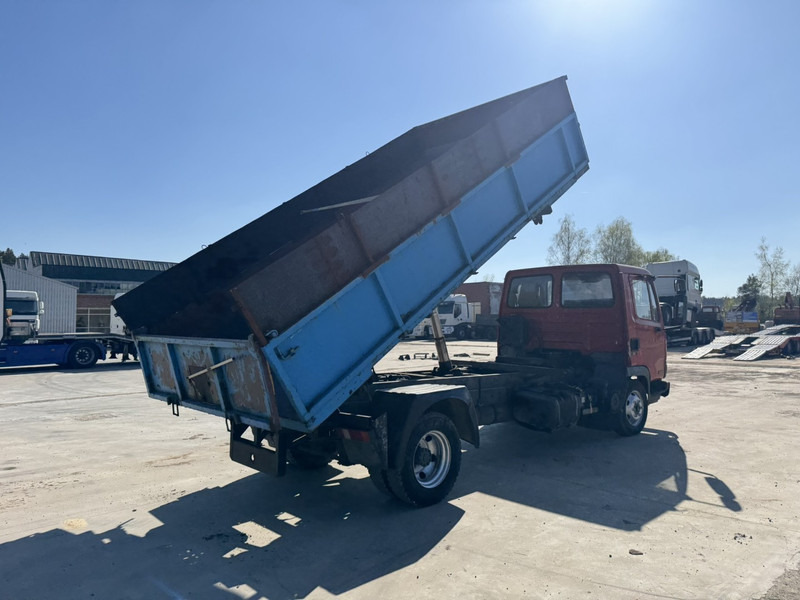 DAF 45 ATI 160 (FULL STEEL SUSPENSION / MANUAL PUMP / EURO 2) - Billenőplatós teherautó: 5 kép. DAF 45 ATI 160 (FULL STEEL SUSPENSION / MANUAL PUMP / EURO 2) - Billenőplatós teherautó: 5 kép.