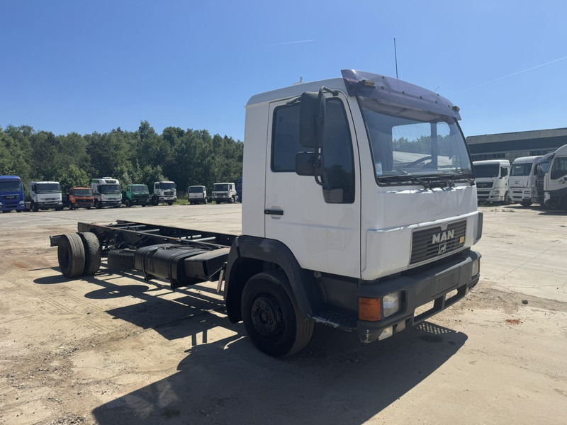 MAN 12.224 (MANUAL GEARBOX / EURO 2 / BELGIAN TRUCK IN GOOD CONDITION !!!) - Alvaz teherautó: 4 kép. MAN 12.224 (MANUAL GEARBOX / EURO 2 / BELGIAN TRUCK IN GOOD CONDITION !!!) - Alvaz teherautó: 4 kép.