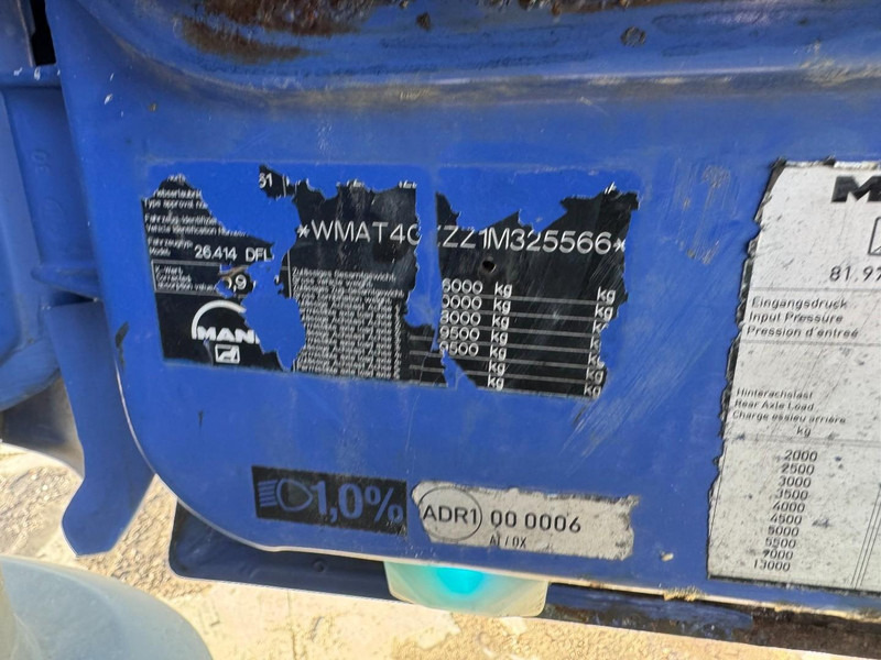 Alvaz teherautó MAN 26.410 (BIG AXLE / 10 TIRES / 6X4 / 6 CYLINDER / MANUAL GEARBOX): 16 kép. Alvaz teherautó MAN 26.410 (BIG AXLE / 10 TIRES / 6X4 / 6 CYLINDER / MANUAL GEARBOX): 16 kép.