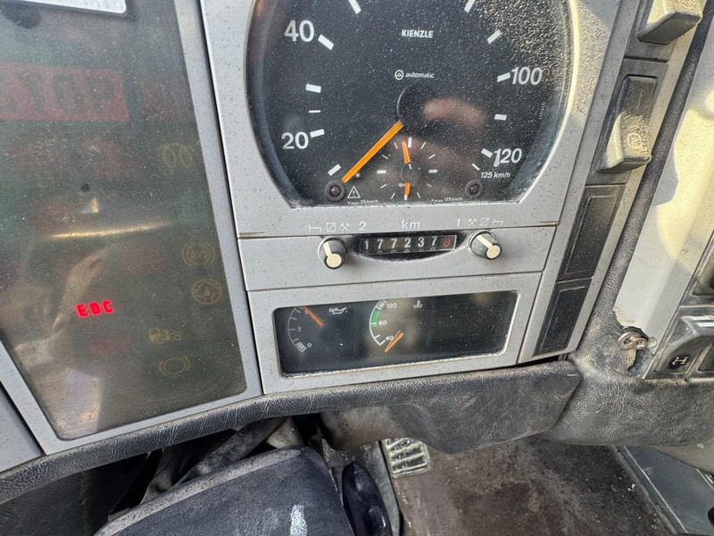 Alvaz teherautó MAN 26.410 (BIG AXLE / 10 TIRES / 6X4 / 6 CYLINDER / MANUAL GEARBOX): 12 kép. Alvaz teherautó MAN 26.410 (BIG AXLE / 10 TIRES / 6X4 / 6 CYLINDER / MANUAL GEARBOX): 12 kép.