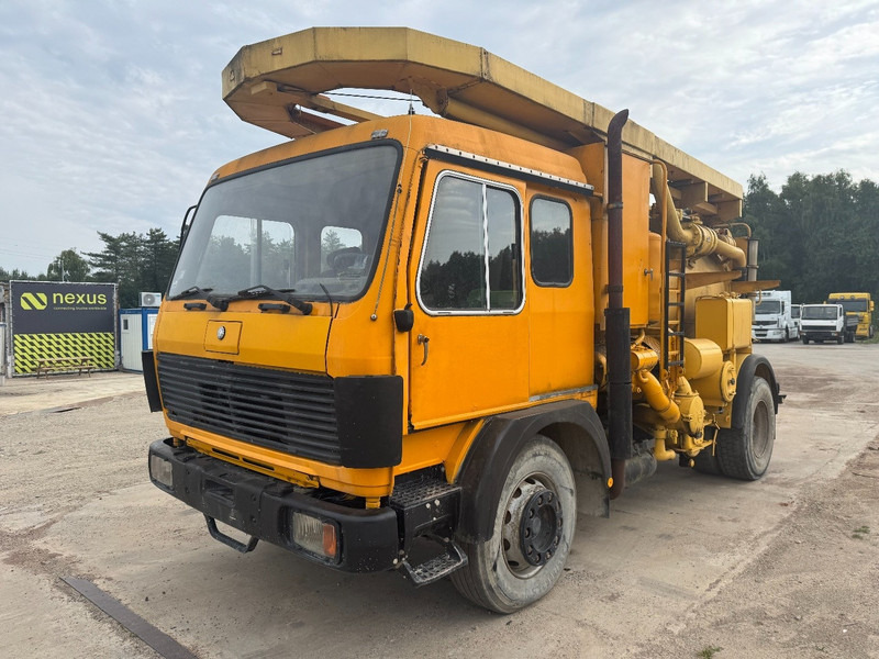 Mercedes-Benz SK 1617 (GRAND PONT / LAMES / 10.000L / 6 CYLINDRE / POMPE MANUELLE) - Szippantós autó: 1 kép. Mercedes-Benz SK 1617 (GRAND PONT / LAMES / 10.000L / 6 CYLINDRE / POMPE MANUELLE) - Szippantós autó: 1 kép.