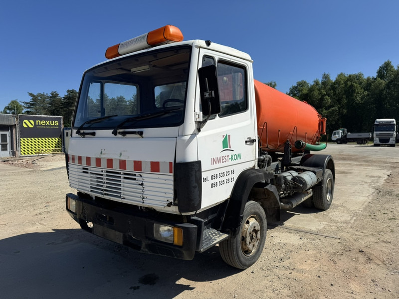 Mercedes-Benz SK 914 (8000 L / STEEL SUSPENSION & MANUAL PUMP / SUSPENSION LAMES & POMPE MANUELLE) - Szippantós autó: 1 kép. Mercedes-Benz SK 914 (8000 L / STEEL SUSPENSION & MANUAL PUMP / SUSPENSION LAMES & POMPE MANUELLE) - Szippantós autó: 1 kép.