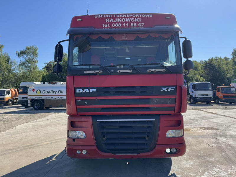 DAF 105 XF 460 Space Cab (MANUAL GEARBOX / BOITE MANUELLE / PTO / HYDRAULIC) - Nyergesvontató: 2 kép. DAF 105 XF 460 Space Cab (MANUAL GEARBOX / BOITE MANUELLE / PTO / HYDRAULIC) - Nyergesvontató: 2 kép.