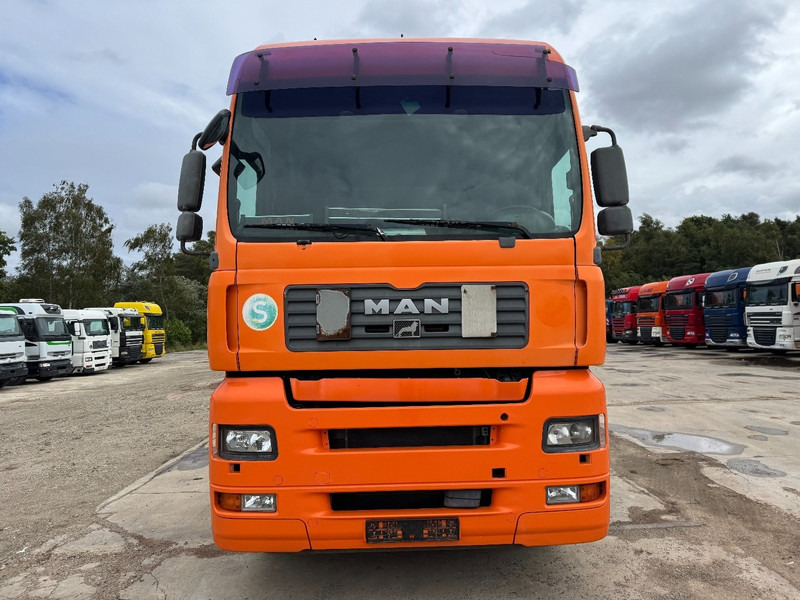MAN TGA 18.440 (MANUAL GEARBOX / BOITE MANUELLE / PERFECT) - Nyergesvontató: 2 kép. MAN TGA 18.440 (MANUAL GEARBOX / BOITE MANUELLE / PERFECT) - Nyergesvontató: 2 kép.
