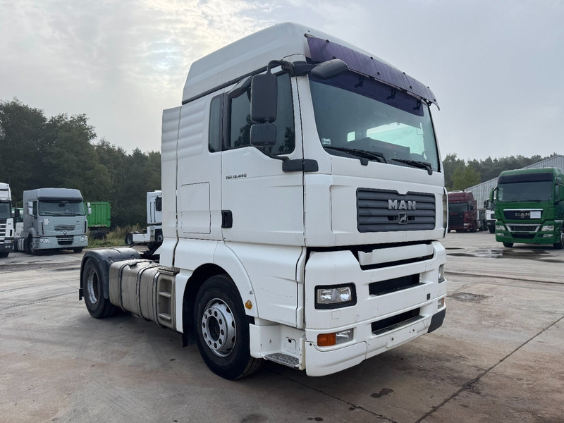 MAN TGA 18.440 (MANUAL GEARBOX / BOITE MANUELLE / PERFECT) - Nyergesvontató: 3 kép. MAN TGA 18.440 (MANUAL GEARBOX / BOITE MANUELLE / PERFECT) - Nyergesvontató: 3 kép.