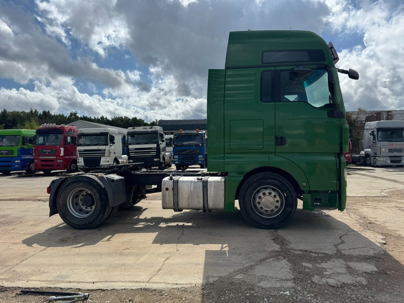MAN TGX 18.440 (MANUAL GEARBOX / BOITE MANUELLE / RETARDER) - Nyergesvontató: 4 kép. MAN TGX 18.440 (MANUAL GEARBOX / BOITE MANUELLE / RETARDER) - Nyergesvontató: 4 kép.