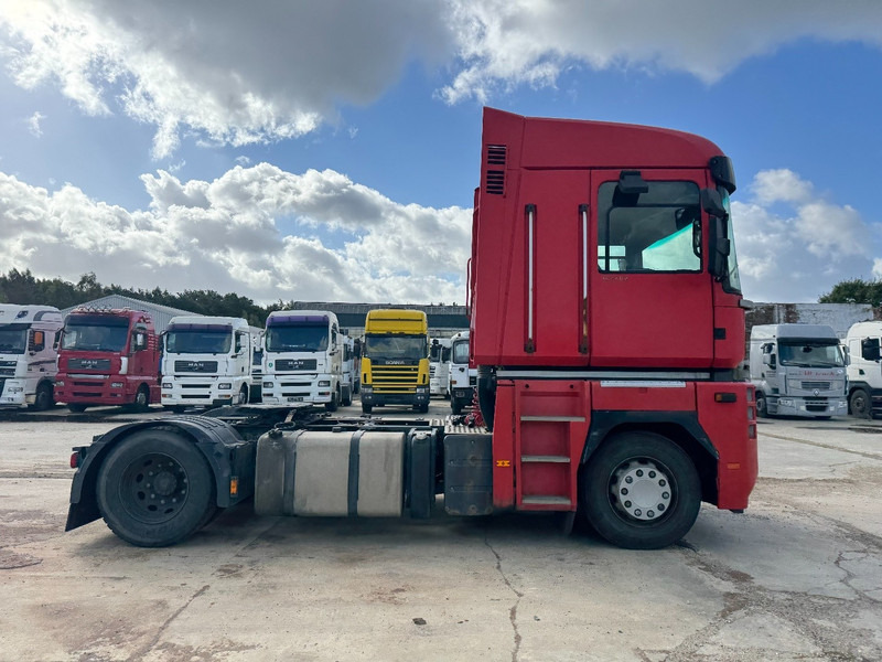 Renault Magnum 460 DXI (MANUAL GEARBOX / BOITE MANUELLE / PERFECT) - Nyergesvontató: 4 kép. Renault Magnum 460 DXI (MANUAL GEARBOX / BOITE MANUELLE / PERFECT) - Nyergesvontató: 4 kép.