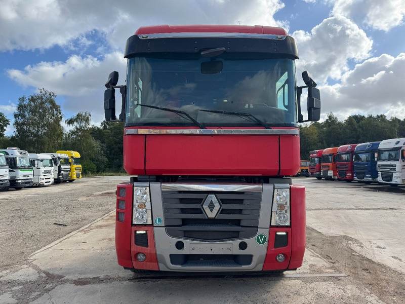 Renault Magnum 460 DXI (MANUAL GEARBOX / BOITE MANUELLE / PERFECT) - Nyergesvontató: 2 kép. Renault Magnum 460 DXI (MANUAL GEARBOX / BOITE MANUELLE / PERFECT) - Nyergesvontató: 2 kép.