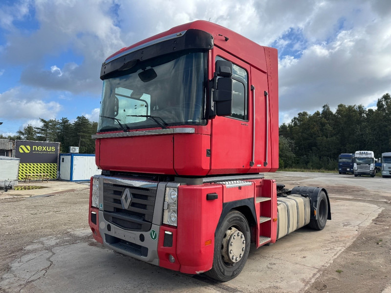 Renault Magnum 460 DXI (MANUAL GEARBOX / BOITE MANUELLE / PERFECT) - Nyergesvontató: 1 kép. Renault Magnum 460 DXI (MANUAL GEARBOX / BOITE MANUELLE / PERFECT) - Nyergesvontató: 1 kép.