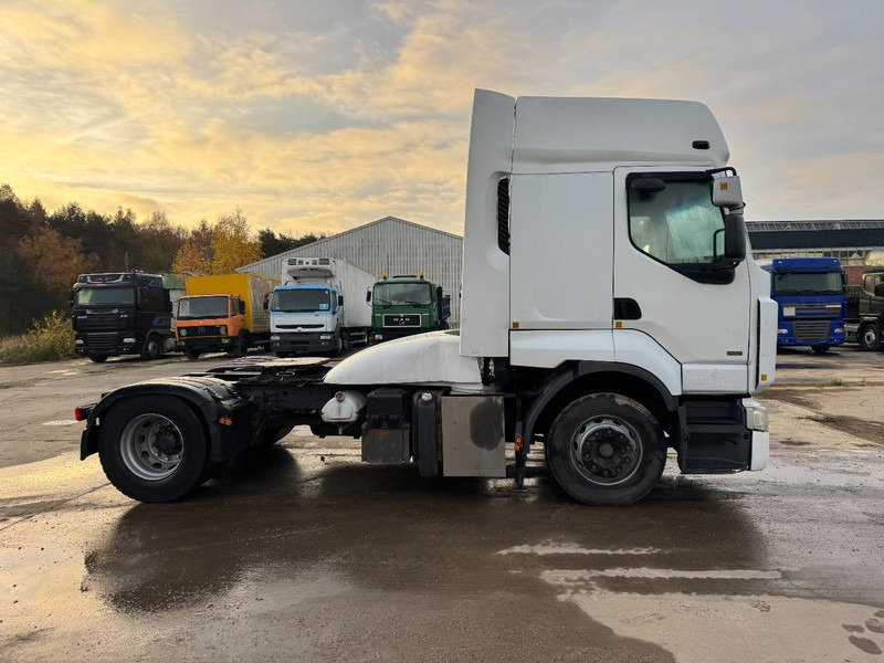 Renault Premium 450 DXI (MANUAL GEARBOX / BOITE MANUELLE / 410.000 km) - Nyergesvontató: 4 kép. Renault Premium 450 DXI (MANUAL GEARBOX / BOITE MANUELLE / 410.000 km) - Nyergesvontató: 4 kép.