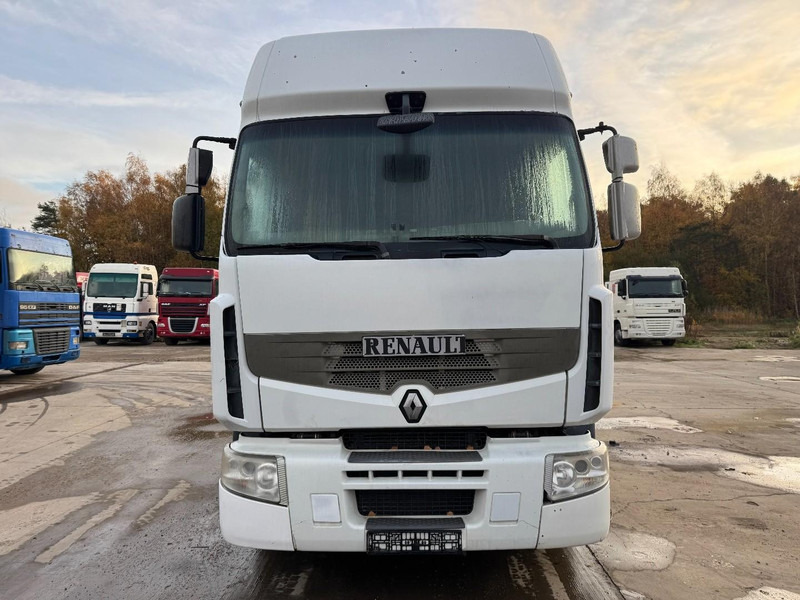 Renault Premium 450 DXI (MANUAL GEARBOX / BOITE MANUELLE / 410.000 km) - Nyergesvontató: 2 kép. Renault Premium 450 DXI (MANUAL GEARBOX / BOITE MANUELLE / 410.000 km) - Nyergesvontató: 2 kép.