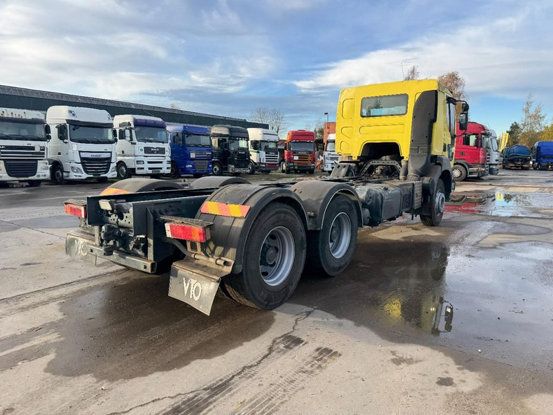 Renault Kerax 420 (GRAND PONT / SUSPENSION LAMES / BOITE MANUELLE / PARFAIT ETAT !!!) - Alvaz teherautó: 5 kép. Renault Kerax 420 (GRAND PONT / SUSPENSION LAMES / BOITE MANUELLE / PARFAIT ETAT !!!) - Alvaz teherautó: 5 kép.