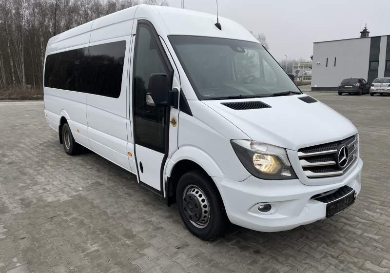 Mercedes-Benz Sprinter 519 Euro-6 - Távolsági busz: 2 kép. Mercedes-Benz Sprinter 519 Euro-6 - Távolsági busz: 2 kép.