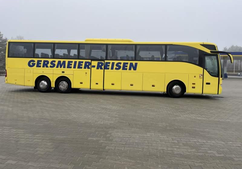 Mercedes-Benz Tourismo 17RHD Euro-5 - Távolsági busz: 2 kép. Mercedes-Benz Tourismo 17RHD Euro-5 - Távolsági busz: 2 kép.