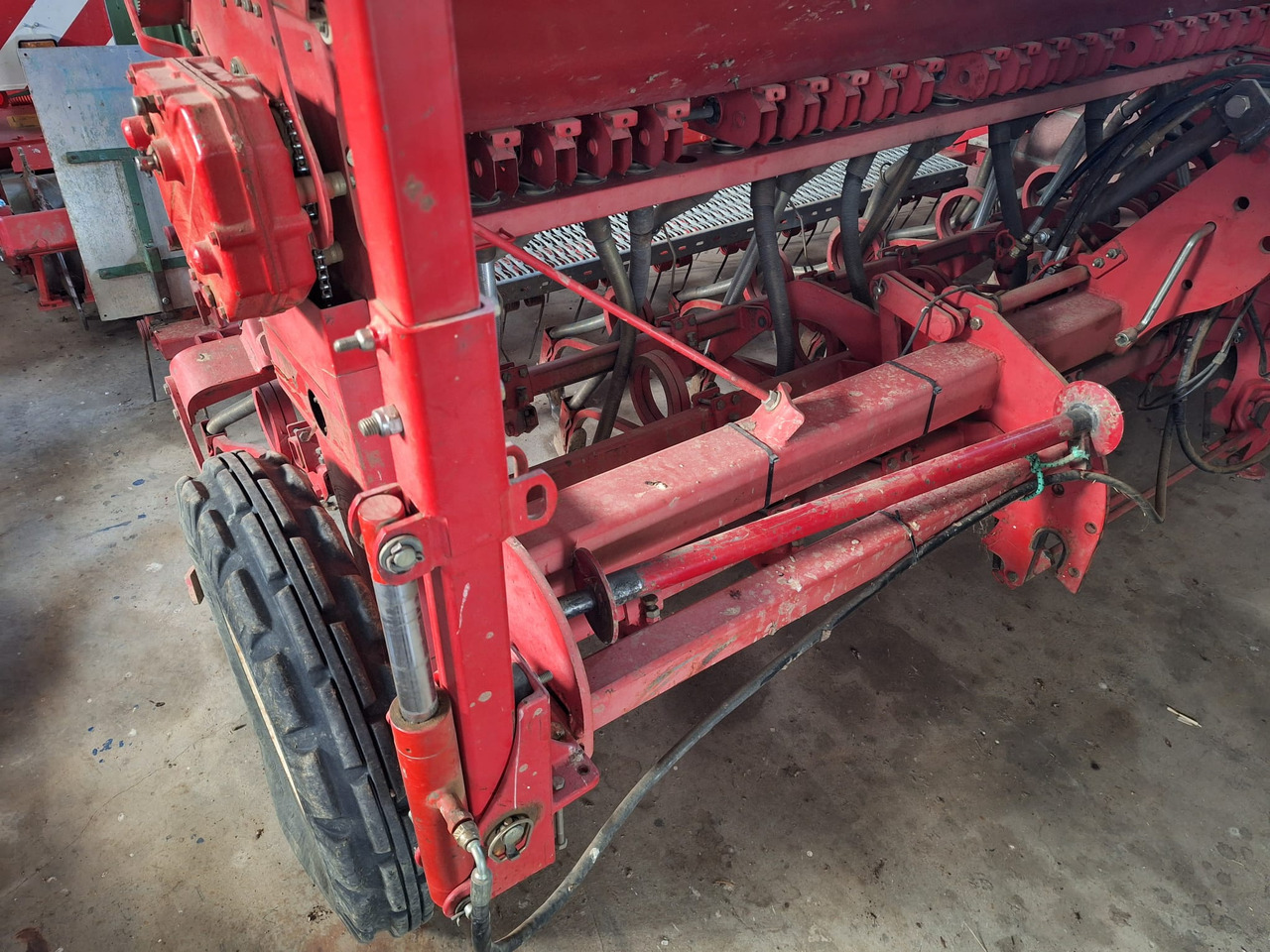 GASPARDO SEMINATRICE S300 - Szemenkénti vetőgép: 3 kép. GASPARDO SEMINATRICE S300 - Szemenkénti vetőgép: 3 kép.