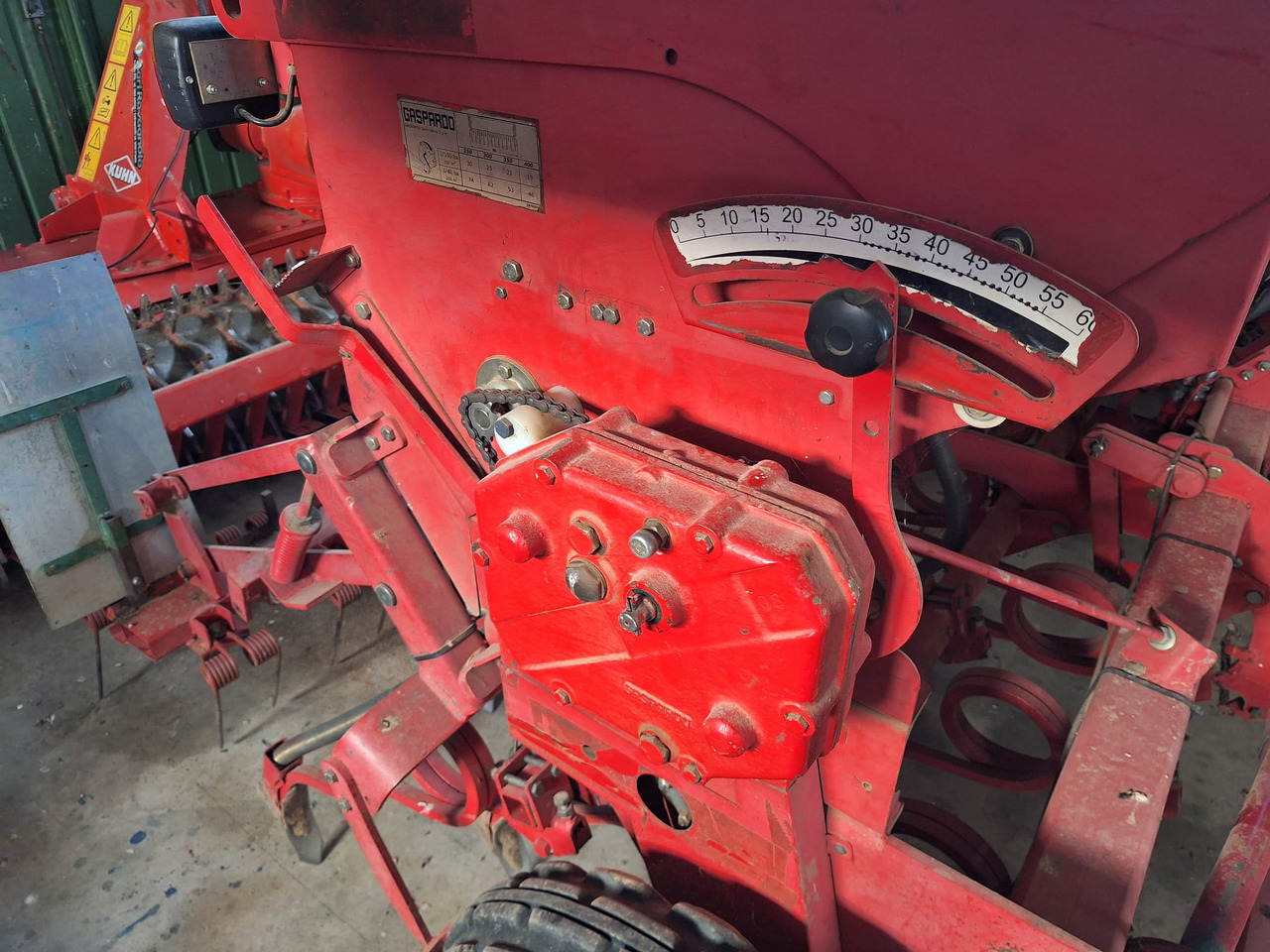 GASPARDO SEMINATRICE S300 - Szemenkénti vetőgép: 5 kép. GASPARDO SEMINATRICE S300 - Szemenkénti vetőgép: 5 kép.