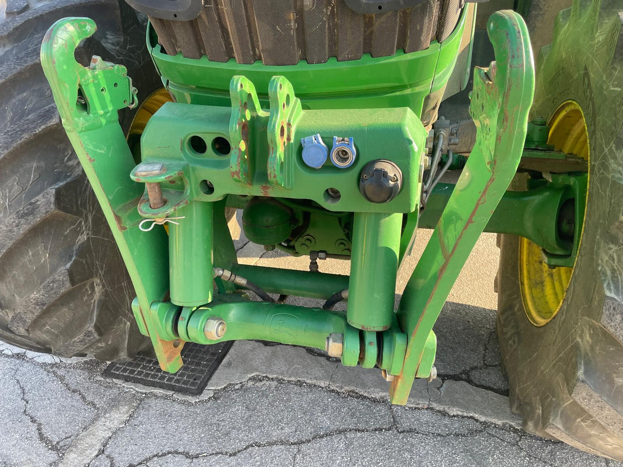 JOHN DEERE 6170 R - Traktor: 4 kép. JOHN DEERE 6170 R - Traktor: 4 kép.