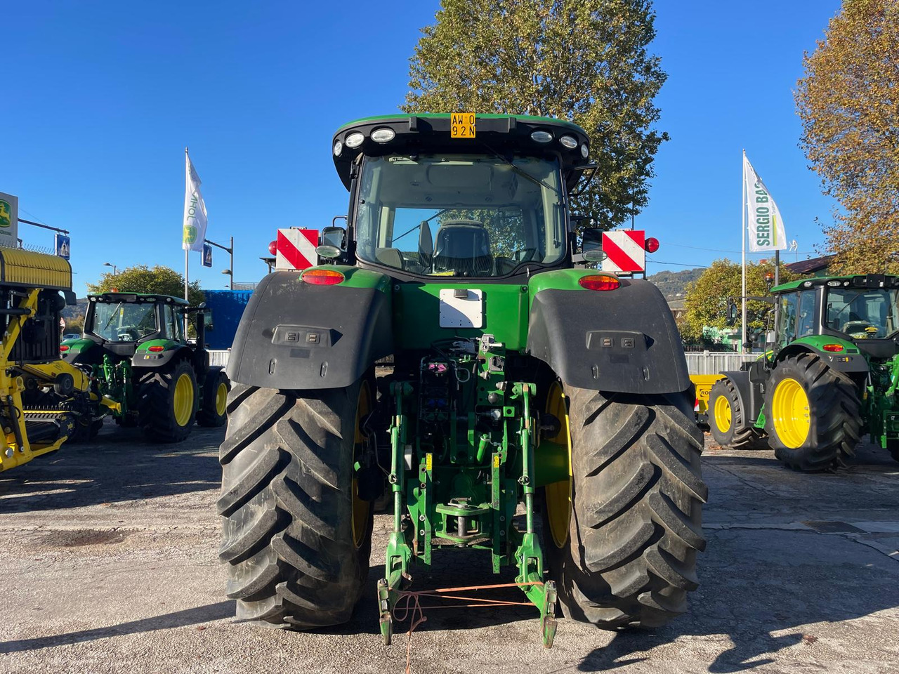 JOHN DEERE 8370 R - Traktor: 3 kép. JOHN DEERE 8370 R - Traktor: 3 kép.
