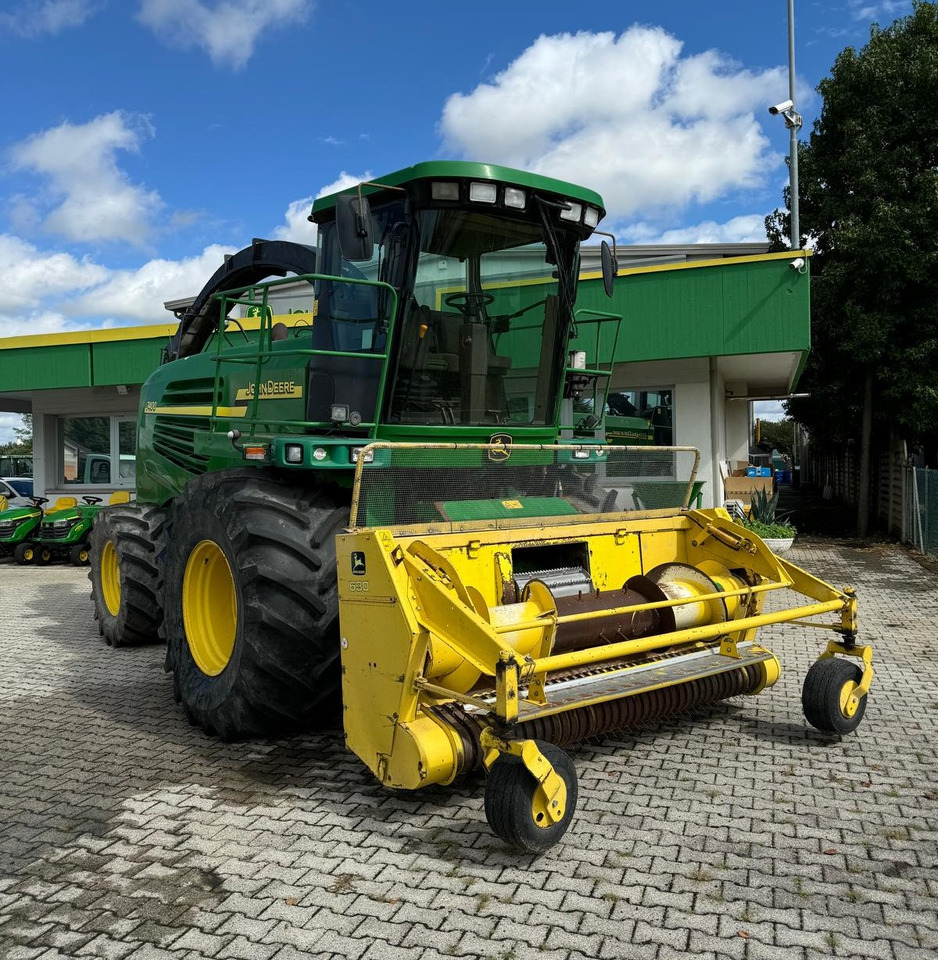 JOHN DEERE TRINCIA 7400 - Önjáró szecskázógép: 5 kép. JOHN DEERE TRINCIA 7400 - Önjáró szecskázógép: 5 kép.