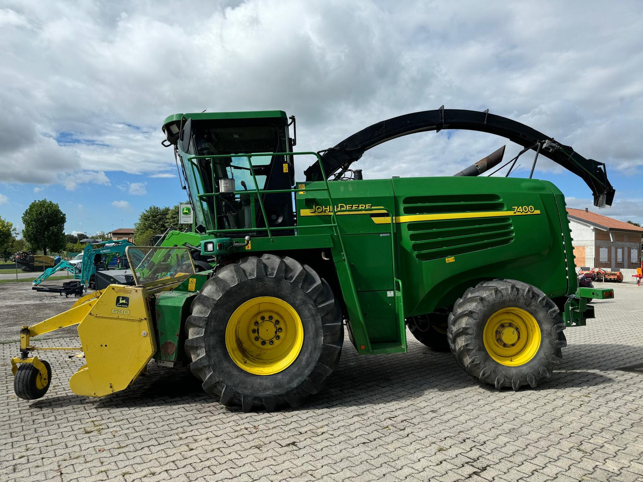 JOHN DEERE TRINCIA 7400 - Önjáró szecskázógép: 4 kép. JOHN DEERE TRINCIA 7400 - Önjáró szecskázógép: 4 kép.