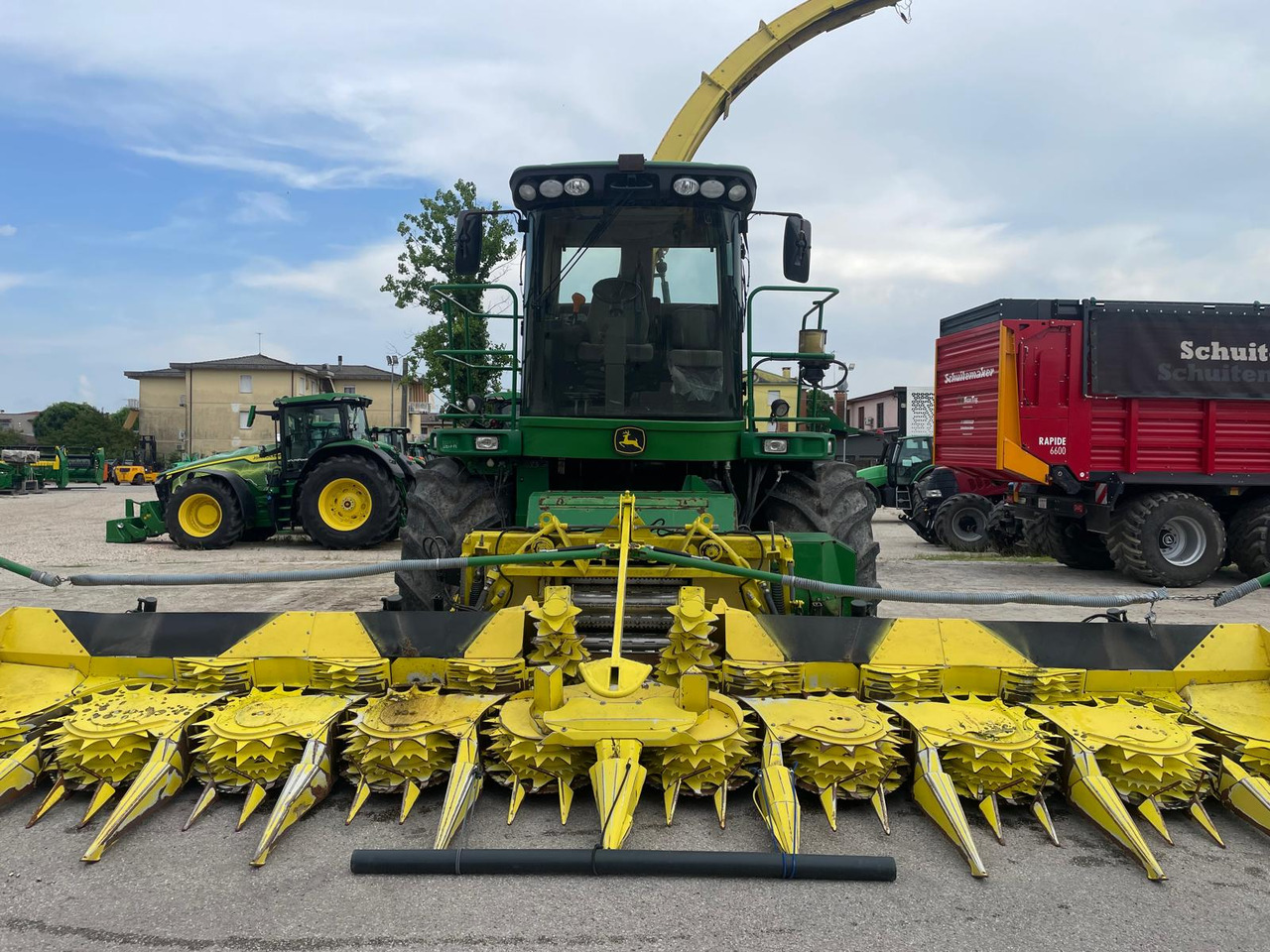 JOHN DEERE TRINCIA 7950 - Önjáró szecskázógép: 2 kép. JOHN DEERE TRINCIA 7950 - Önjáró szecskázógép: 2 kép.