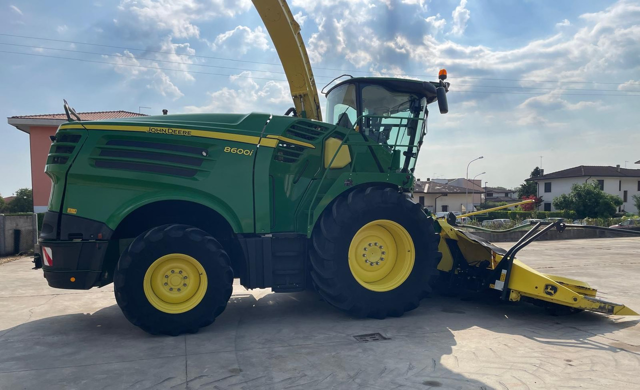 JOHN DEERE TRINCIA 8600i - Önjáró szecskázógép: 5 kép. JOHN DEERE TRINCIA 8600i - Önjáró szecskázógép: 5 kép.
