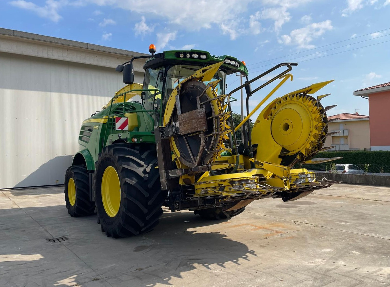 JOHN DEERE TRINCIA 8600i - Önjáró szecskázógép: 4 kép. JOHN DEERE TRINCIA 8600i - Önjáró szecskázógép: 4 kép.