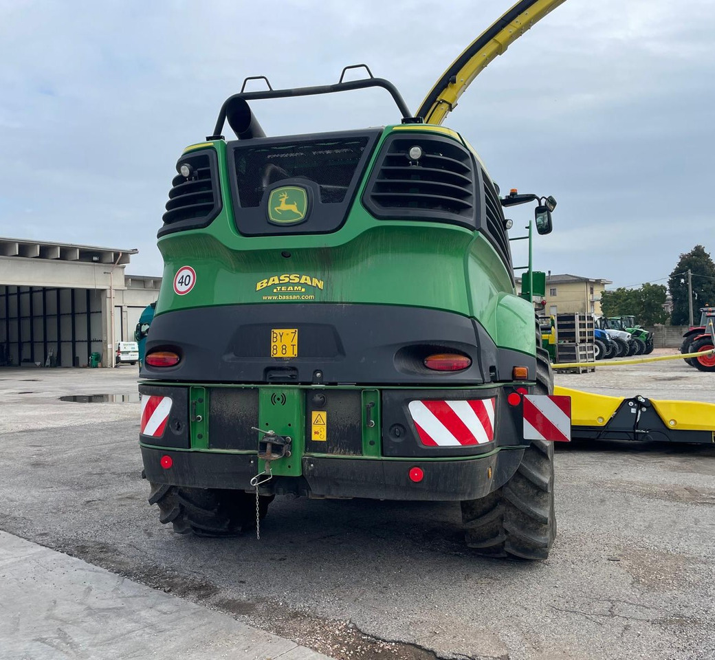 JOHN DEERE TRINCIA 9700i - Önjáró szecskázógép: 4 kép. JOHN DEERE TRINCIA 9700i - Önjáró szecskázógép: 4 kép.