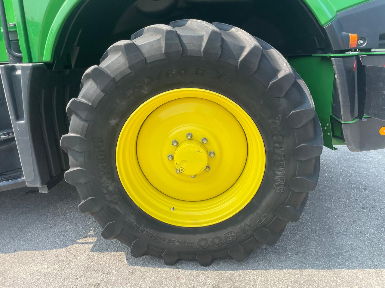 JOHN DEERE TRINCIA 9700i - Önjáró szecskázógép: 5 kép. JOHN DEERE TRINCIA 9700i - Önjáró szecskázógép: 5 kép.