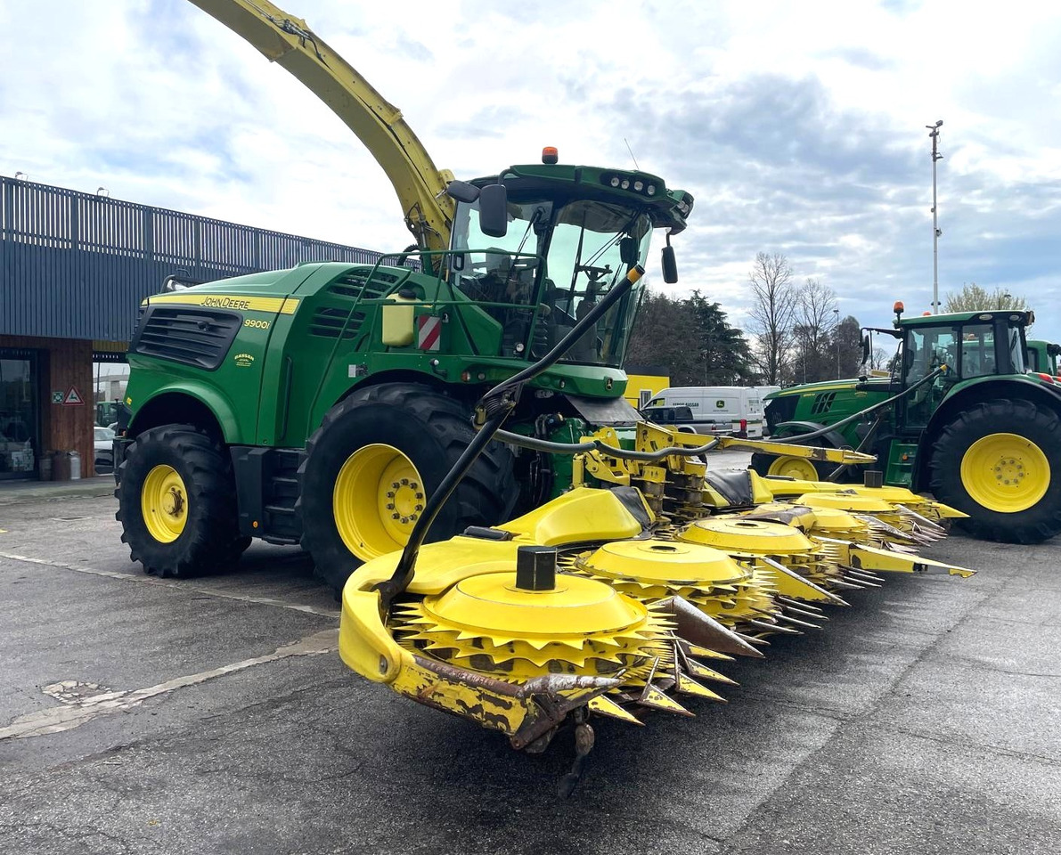 JOHN DEERE TRINCIA 9900i - Önjáró szecskázógép: 2 kép. JOHN DEERE TRINCIA 9900i - Önjáró szecskázógép: 2 kép.
