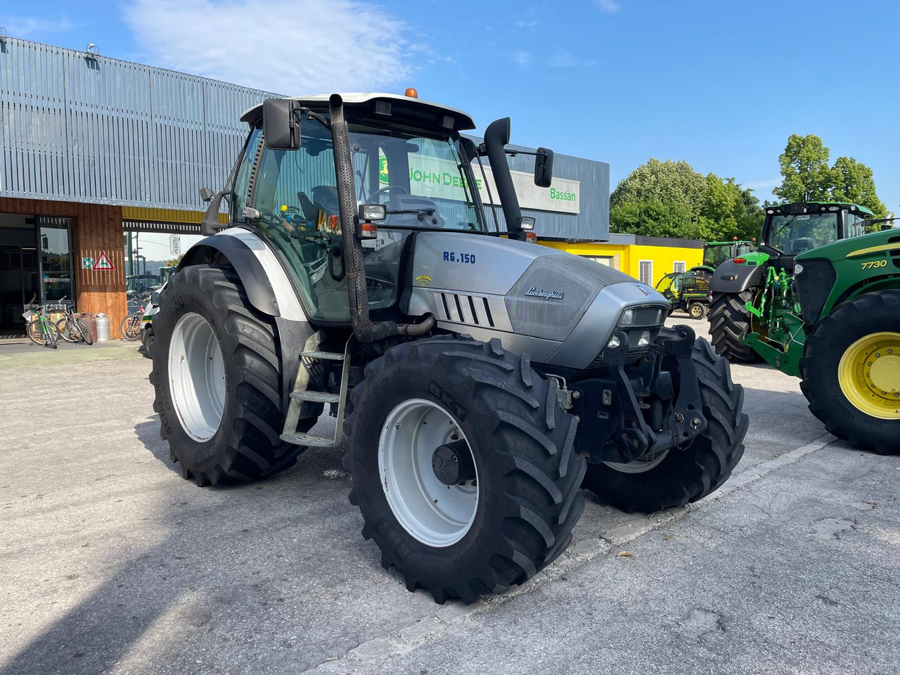 LAMBORGHINI R6 150 - Traktor: 3 kép. LAMBORGHINI R6 150 - Traktor: 3 kép.