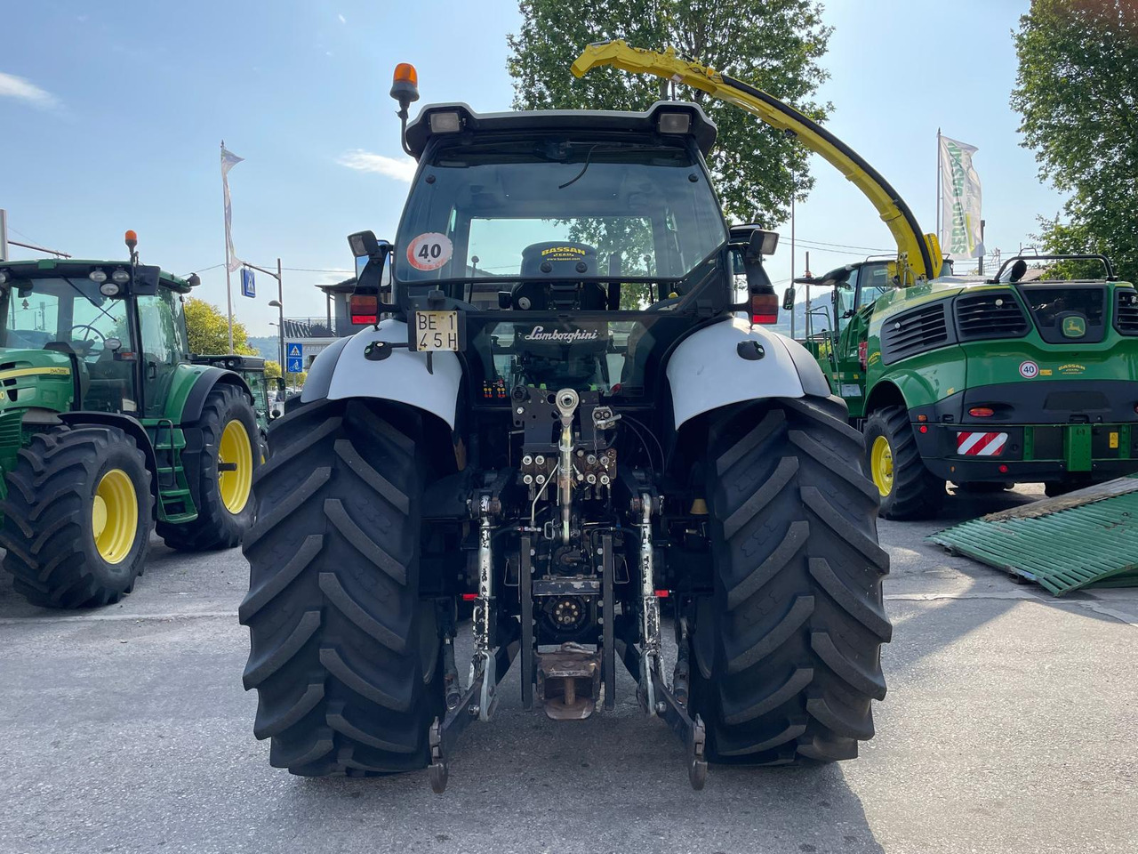 LAMBORGHINI R6 150 - Traktor: 4 kép. LAMBORGHINI R6 150 - Traktor: 4 kép.