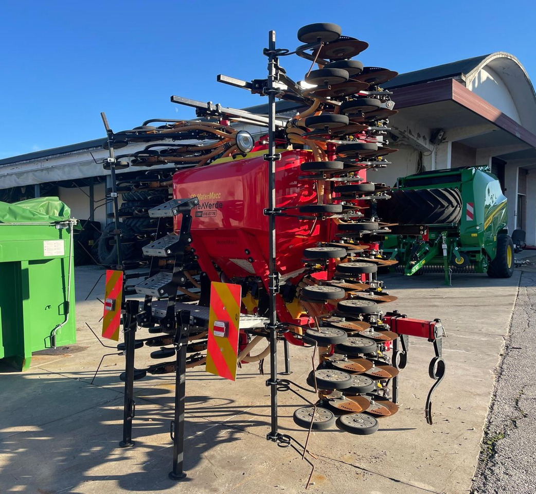 MATERMACC SEMINATRICE MSD 2.0 E50 - Szemenkénti vetőgép: 3 kép. MATERMACC SEMINATRICE MSD 2.0 E50 - Szemenkénti vetőgép: 3 kép.