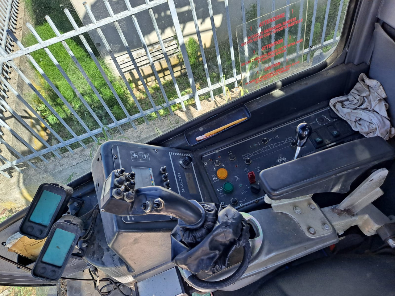 MAZZOTTI IRRORATORE SEMOVENTE IBIS PIRALIDE MAIS 2000 - Önjáró permetező: 5 kép. MAZZOTTI IRRORATORE SEMOVENTE IBIS PIRALIDE MAIS 2000 - Önjáró permetező: 5 kép.