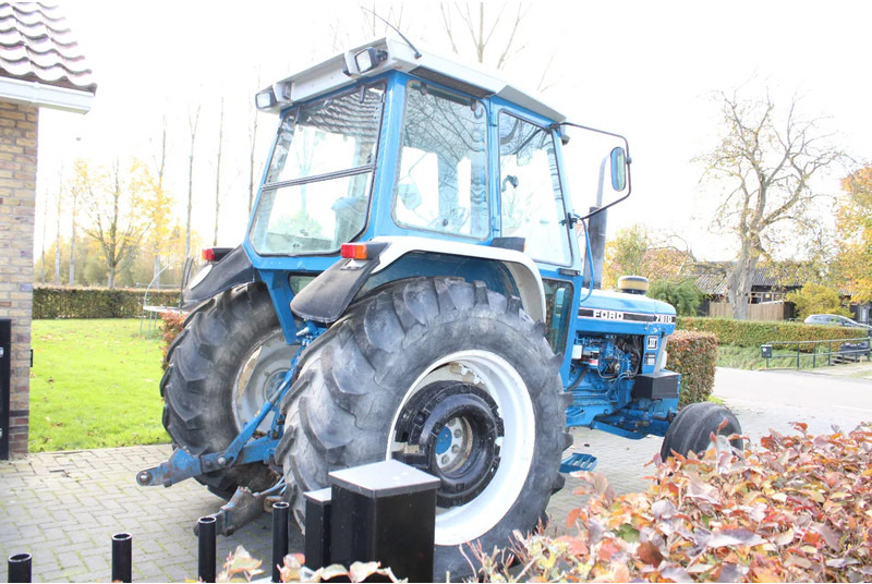 Ford 7810 - Traktor: 3 kép. Ford 7810 - Traktor: 3 kép.