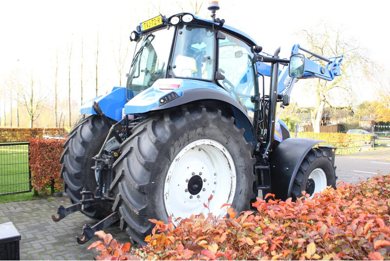 New Holland T5.105 Met voorlader - Traktor: 3 kép. New Holland T5.105 Met voorlader - Traktor: 3 kép.