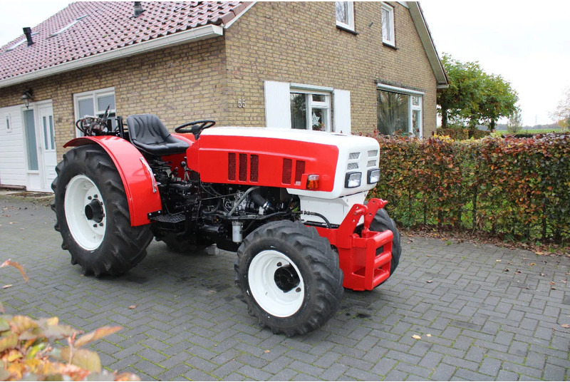 Steyr 8075 AS - Traktor: 1 kép. Steyr 8075 AS - Traktor: 1 kép.