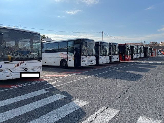 Mercedes-Benz Tourismo RH, 57 Schlafsessel, Klima, Gurte., - Helyközi busz: 1 kép. Mercedes-Benz Tourismo RH, 57 Schlafsessel, Klima, Gurte., - Helyközi busz: 1 kép.