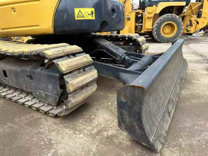 Best Quality Komatsu PC35mr Used Mini Excavator Earth-moving Machinery in Good Condition - Lánctalpas kotró: 5 kép. Best Quality Komatsu PC35mr Used Mini Excavator Earth-moving Machinery in Good Condition - Lánctalpas kotró: 5 kép.